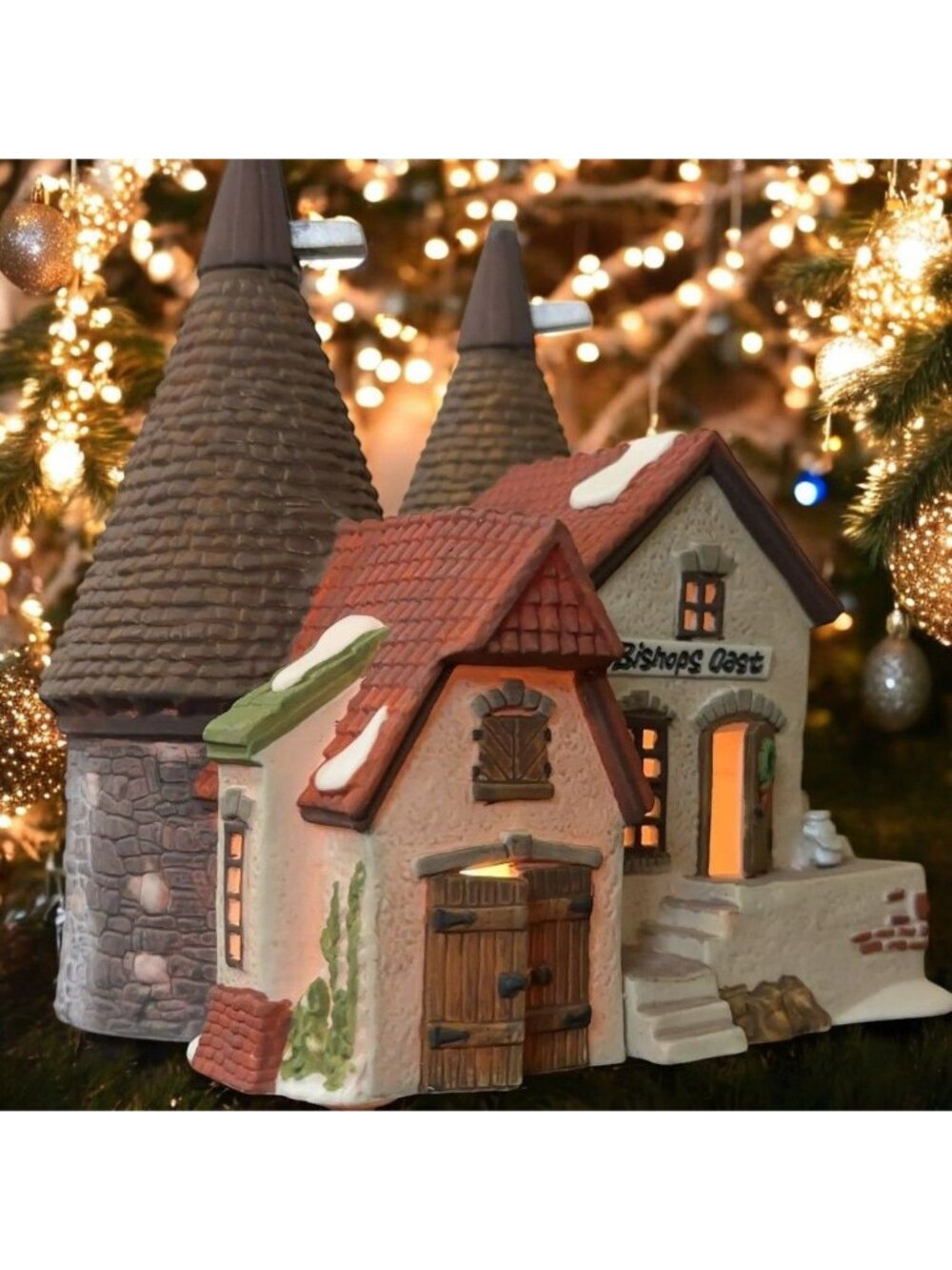 Dept 56 Bishops Oast House Dickens Village Lighted Christmas Building - 1990